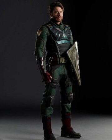 Сверхъестественный Дженсон Эклз поделился первыми снимками супергероя Солдатика, которого сыграл в 3 сезоне "Пацанов".